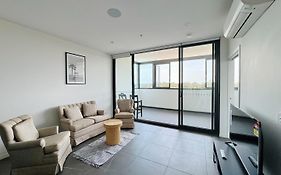 Modern 2Brs@ Close2 Olympic Park